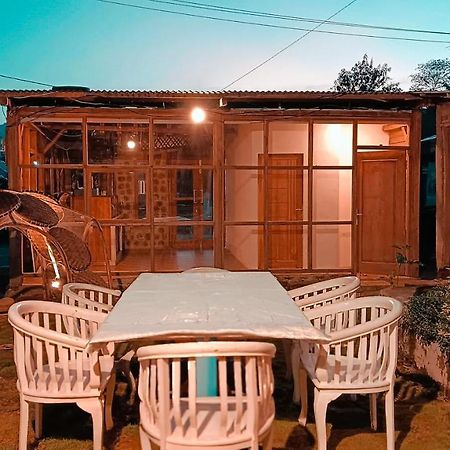 Lontart Guesthouse Nggorang Ngoại thất bức ảnh
