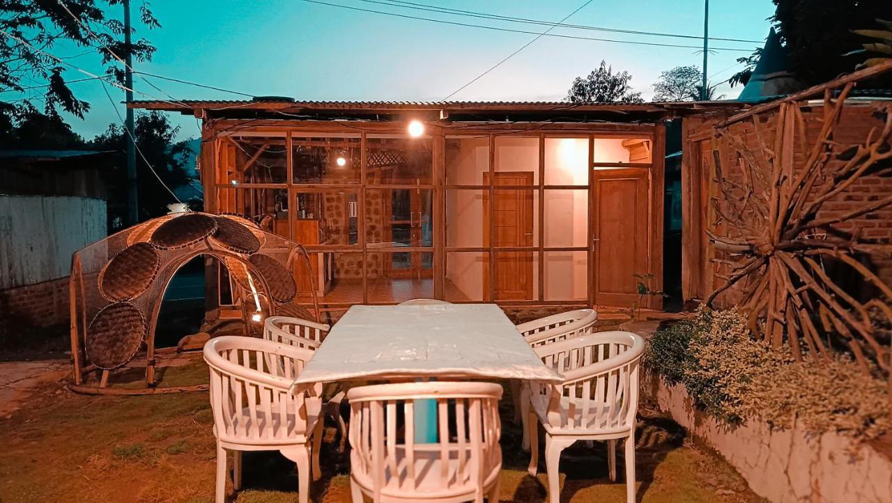 Lontart Guesthouse Nggorang Ngoại thất bức ảnh